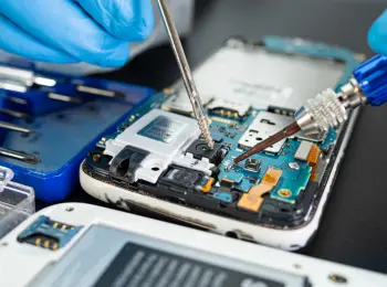 Kickstarting Your Career as a Mobile Phone Repair Technician: A Comprehensive Guide